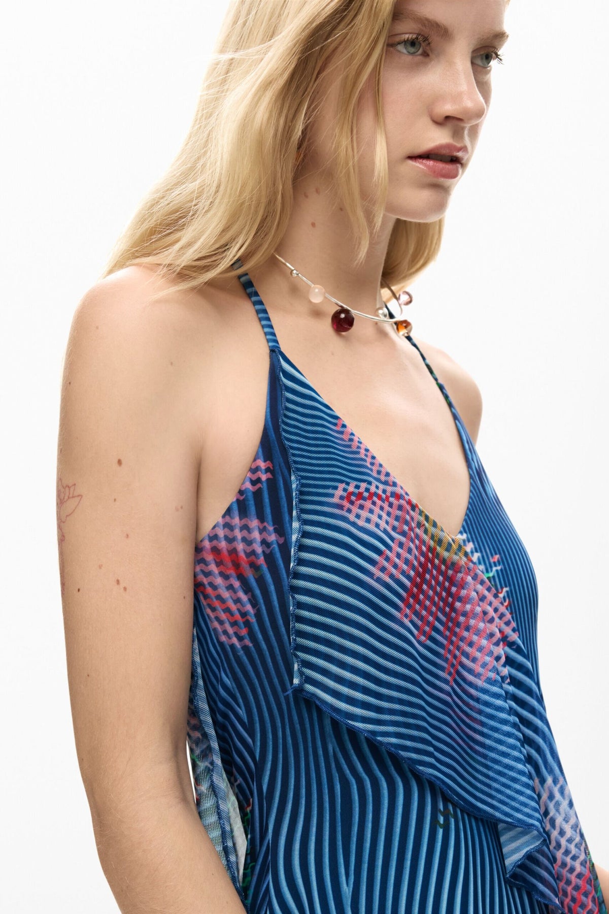 Desigual Strappy dress with V-neckline pixelated-style floral print and cascading ruffles falling