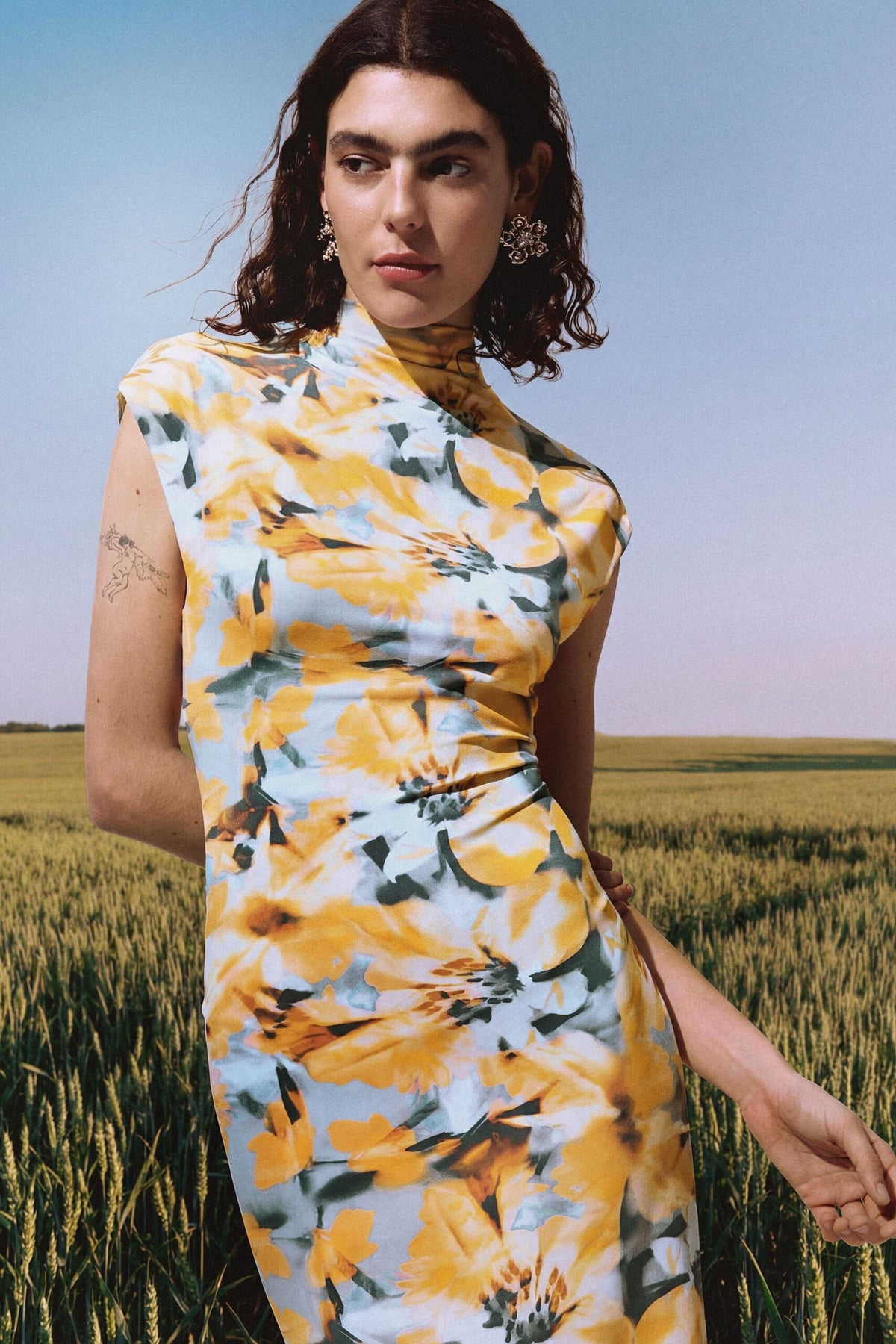 Desigual Elastic knit midi dress, body-hugging sleeveless design, with funnel neck