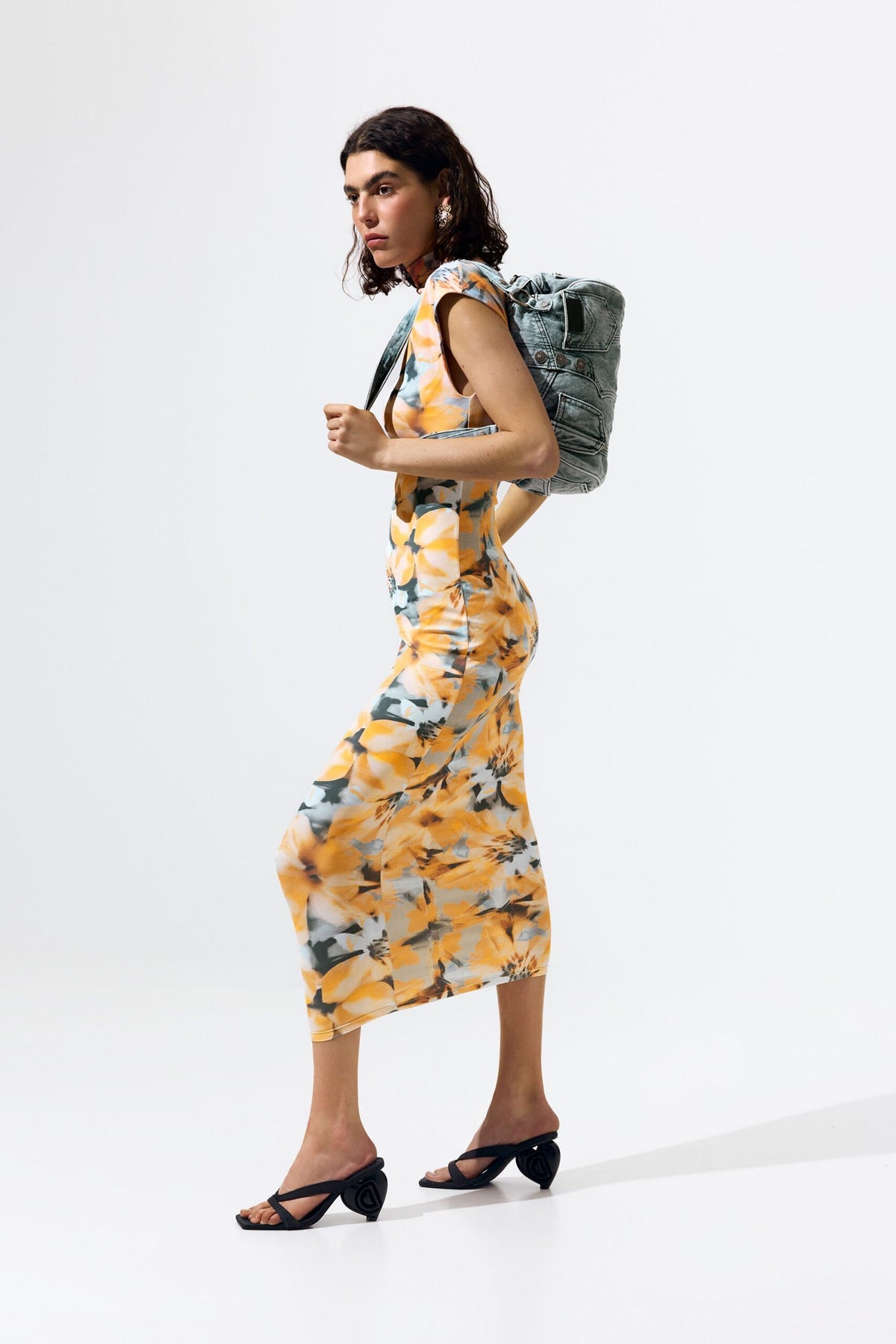 Desigual Elastic knit midi dress, body-hugging sleeveless design, with funnel neck