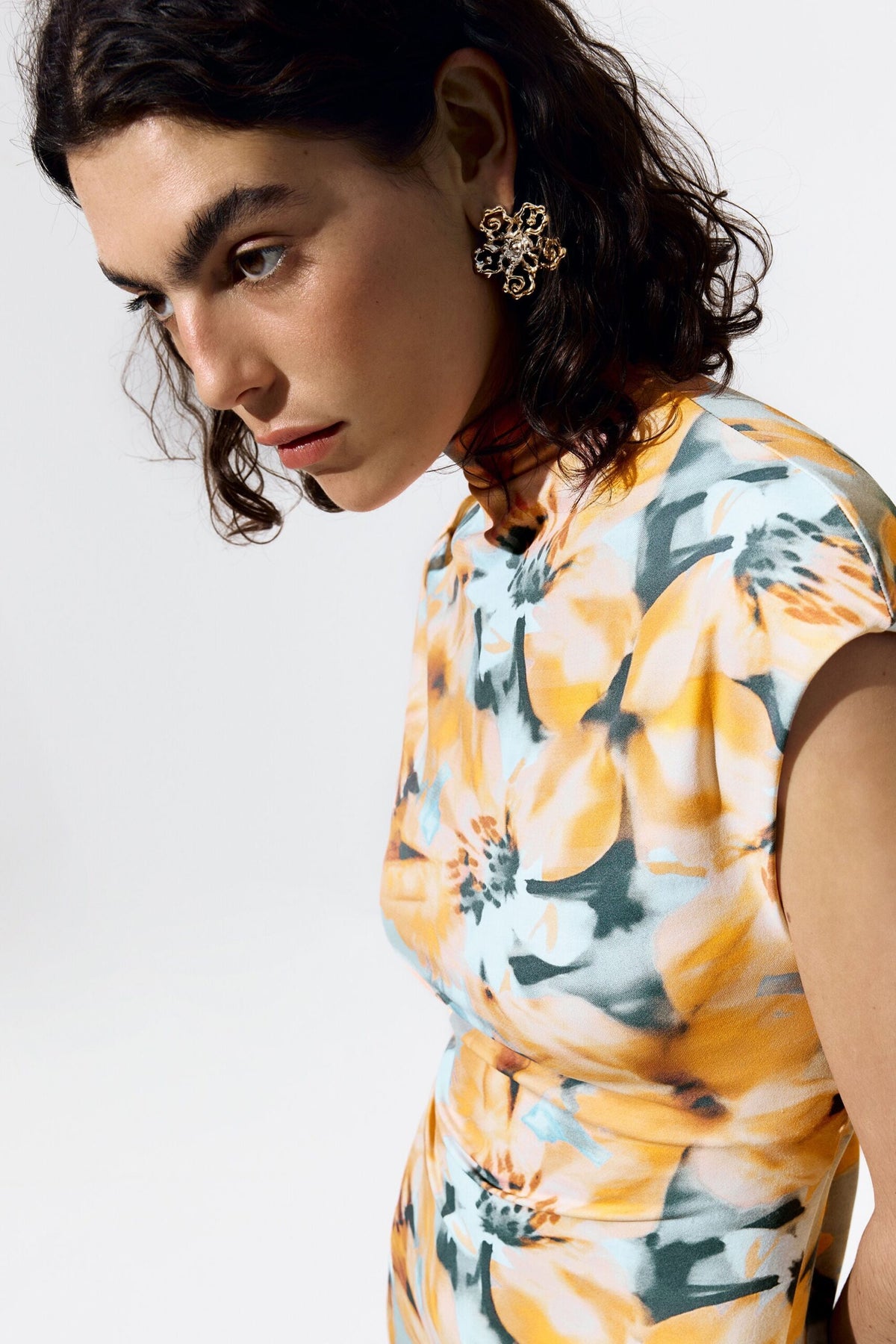 Desigual Elastic knit midi dress, body-hugging sleeveless design, with funnel neck
