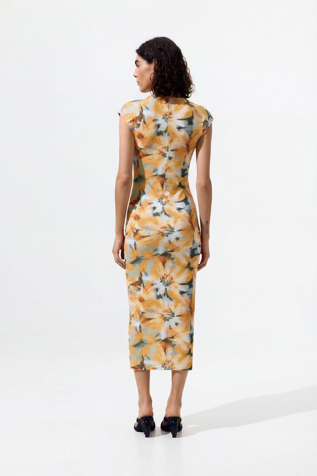 Desigual Elastic knit midi dress, body-hugging sleeveless design, with funnel neck