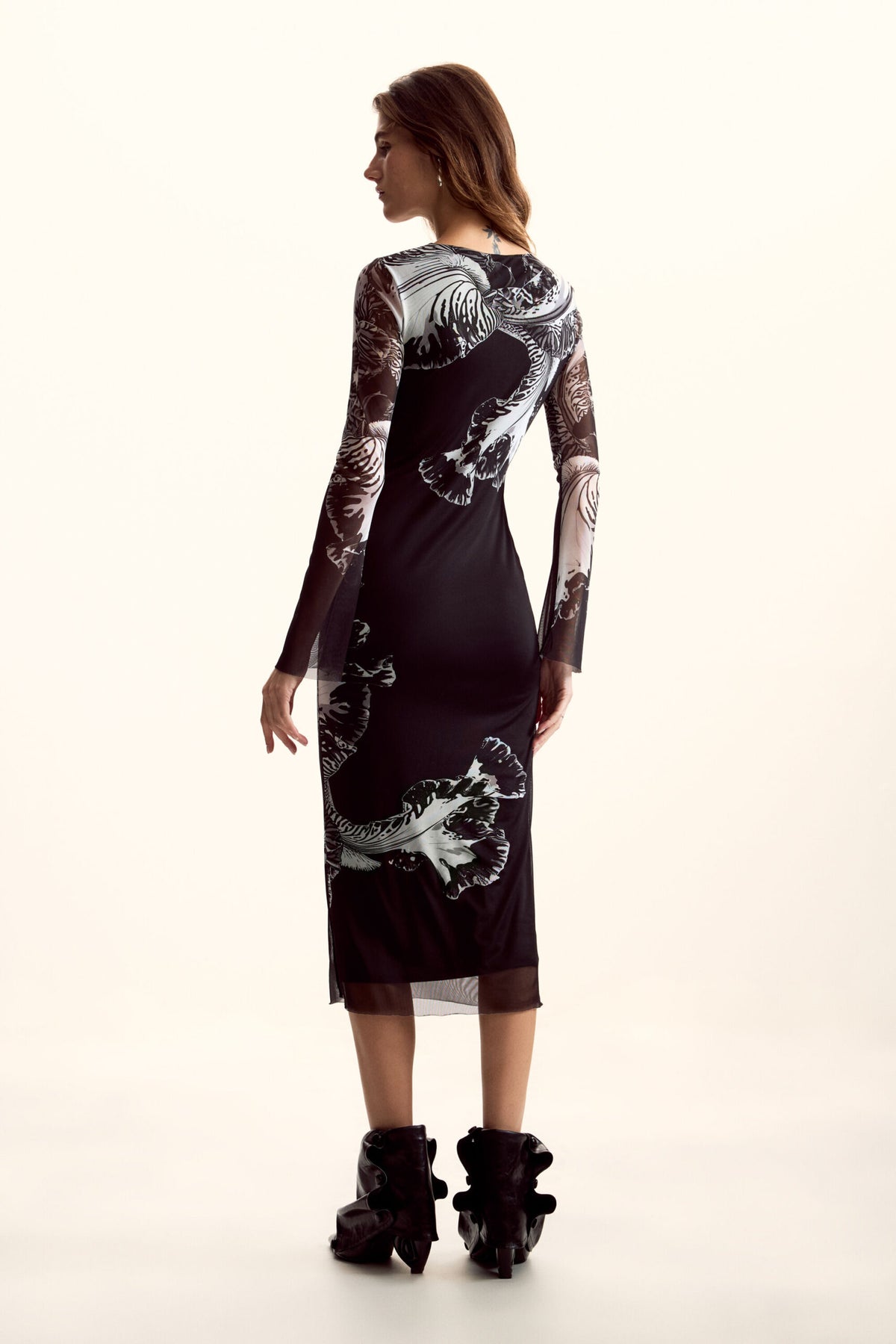 Desigual Long fitted dress made of tulle fabric with inner lining and abstract print designed by M. Christian Lacroix.