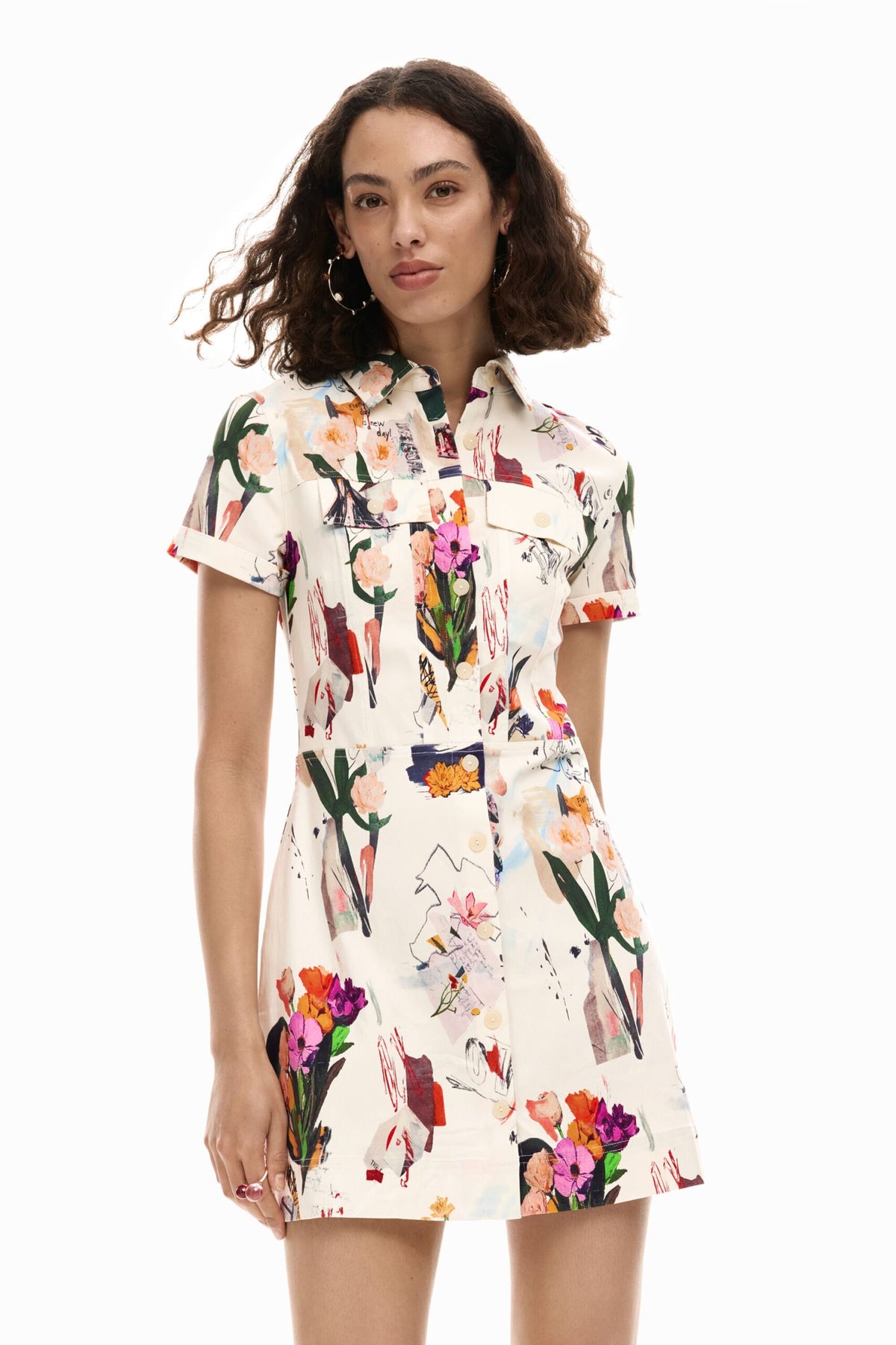 Desigual Short-sleeved dress with buttons, made of stretch fabric and with a collage-style print with flowers