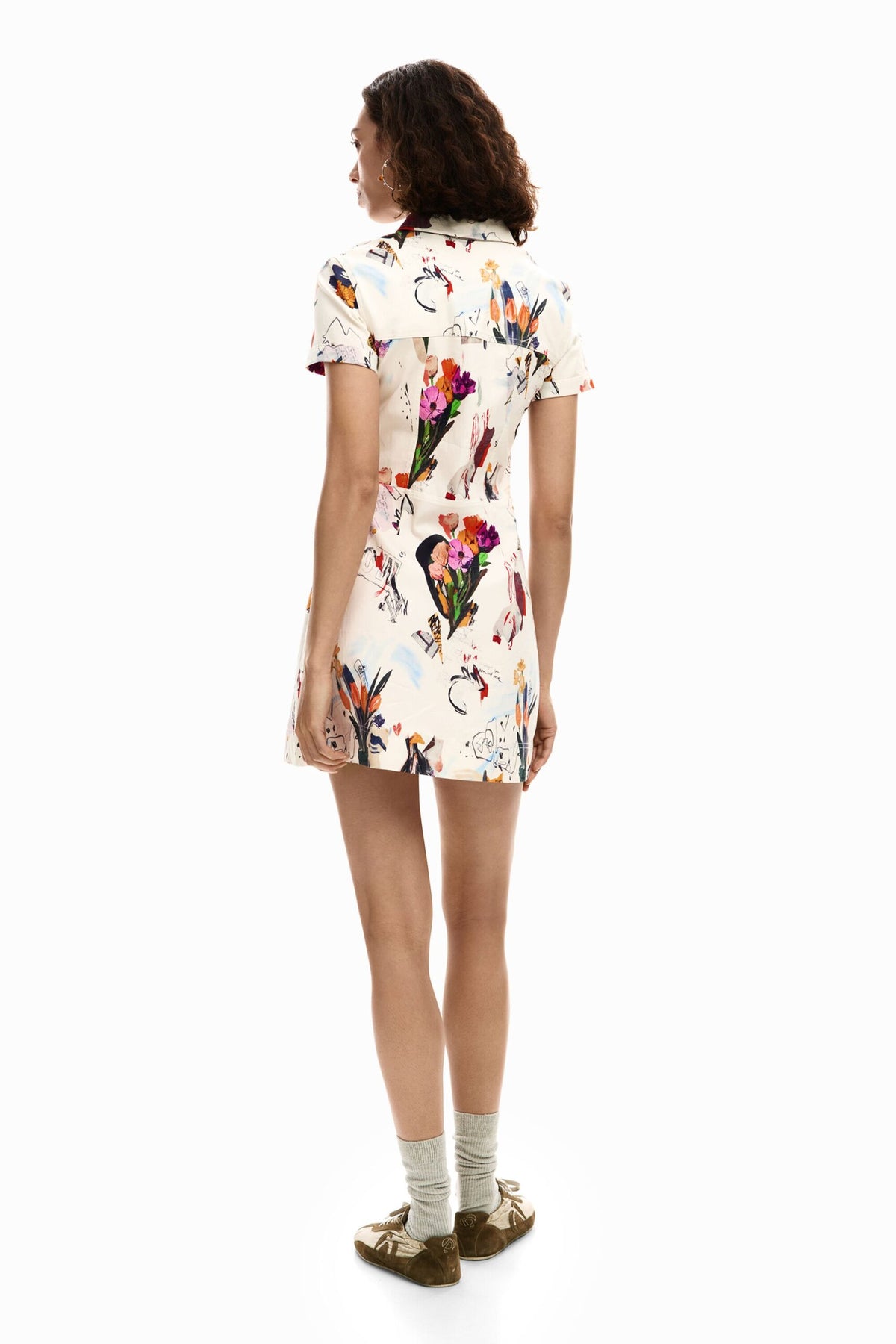 Desigual Short-sleeved dress with buttons, made of stretch fabric and with a collage-style print with flowers