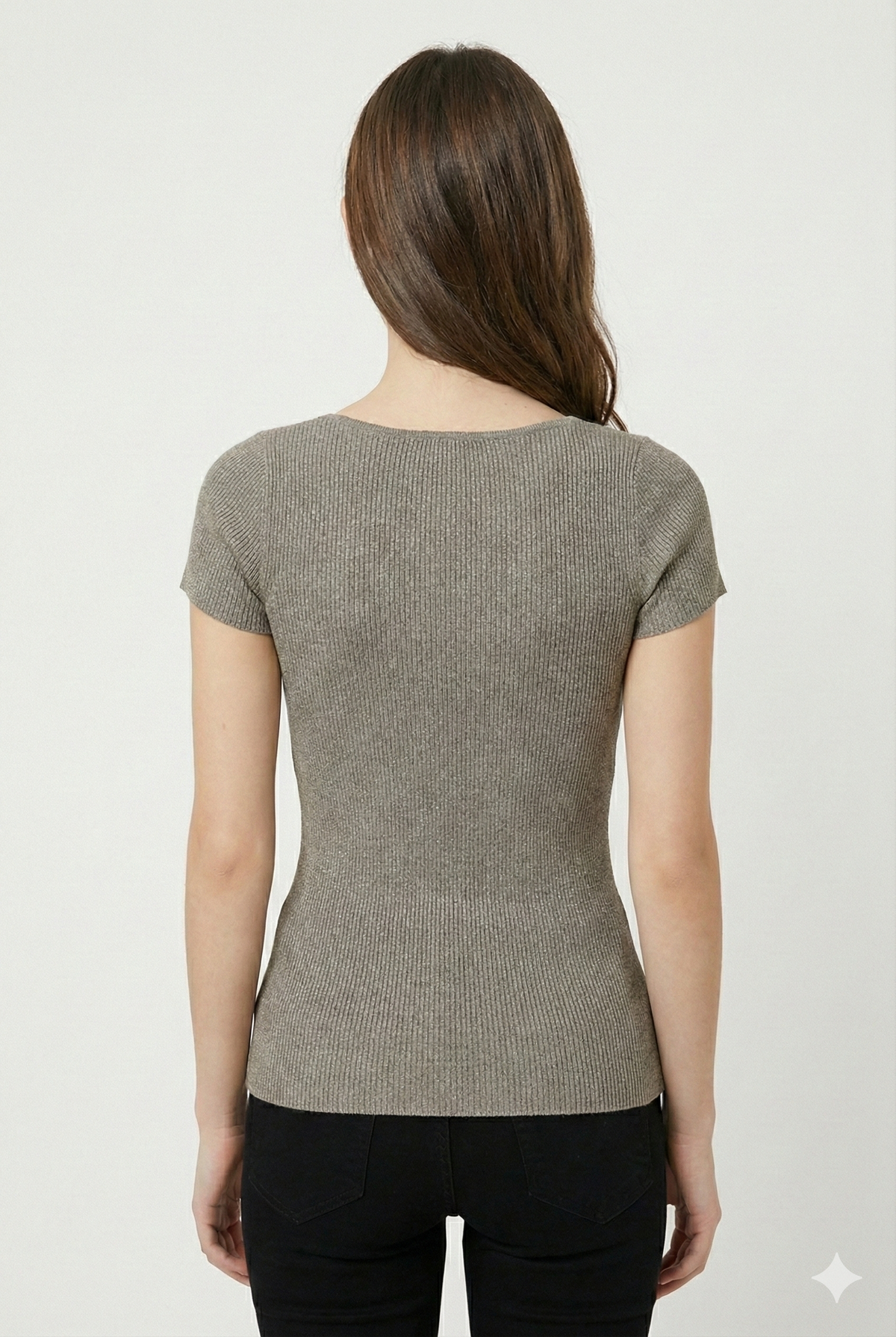 BSB Shortsleeve sweater with a unique neckline