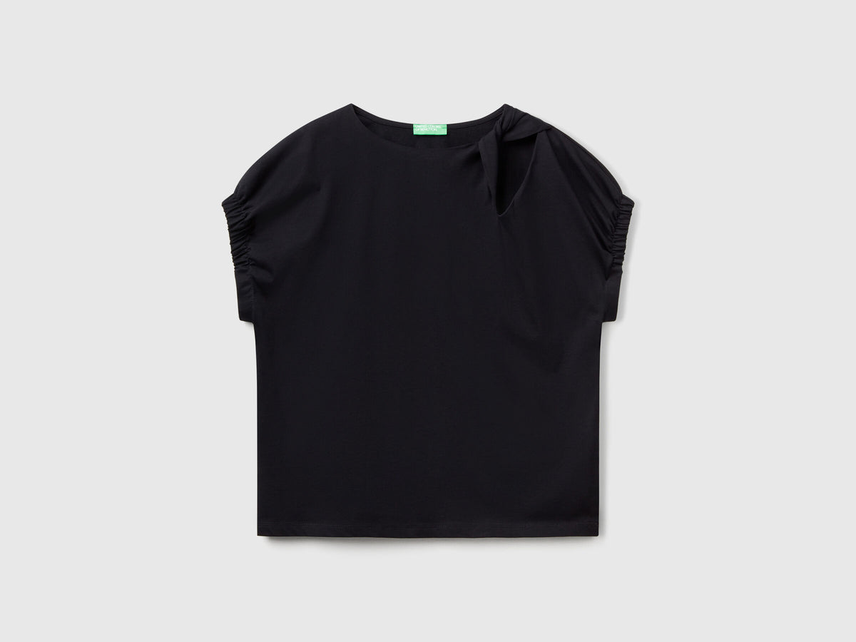Benetton T-Shirt With Knot And Cut-Out