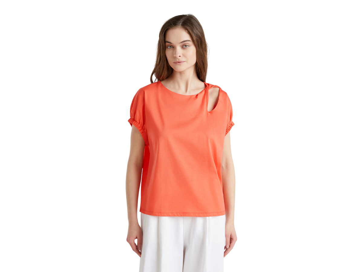 Benetton T-Shirt With Knot And Cut-Out