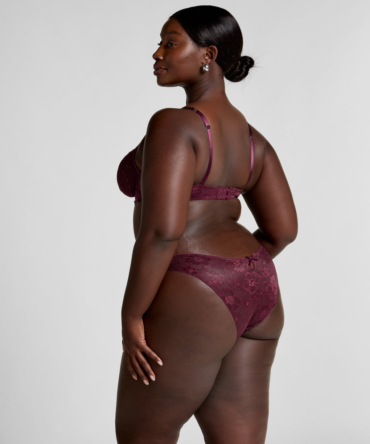 HUNKEMÖLLER Isadora Brazilian