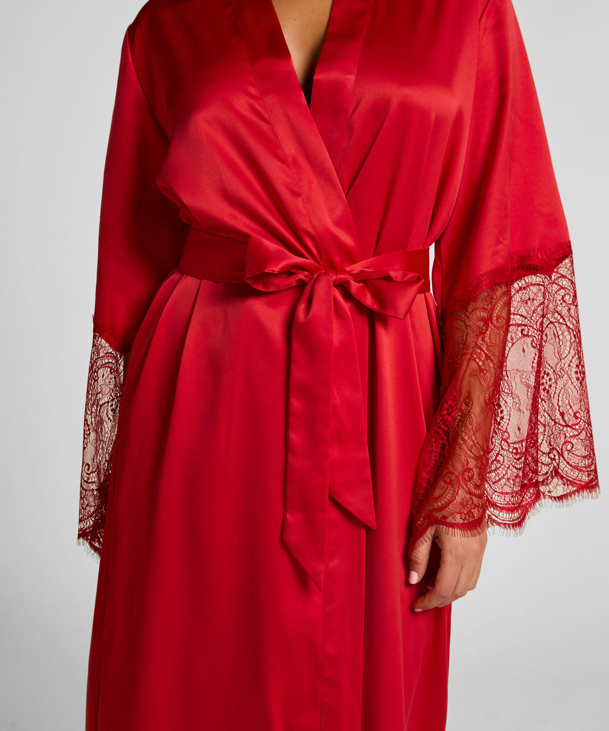 HUNKEMÖLLER Long Satin Lace Kimono