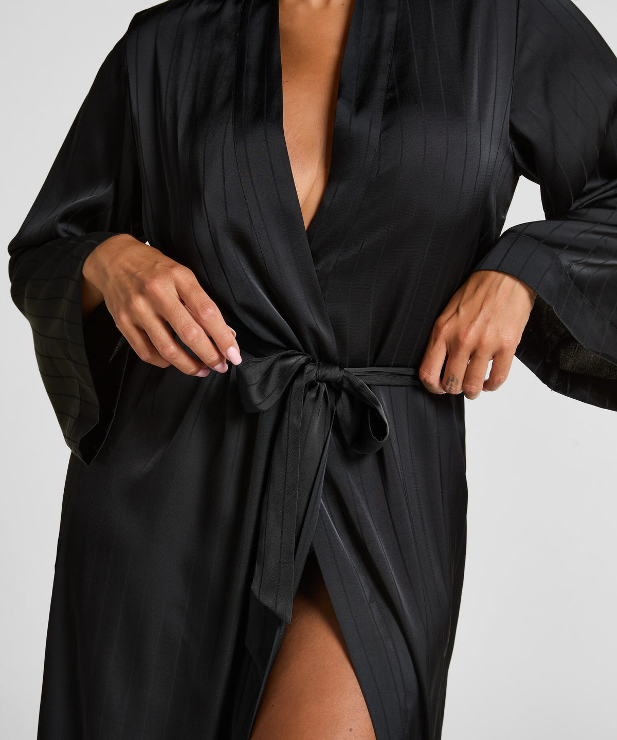 HUNKEMÖLLER Satin Pinstripe Kimono
