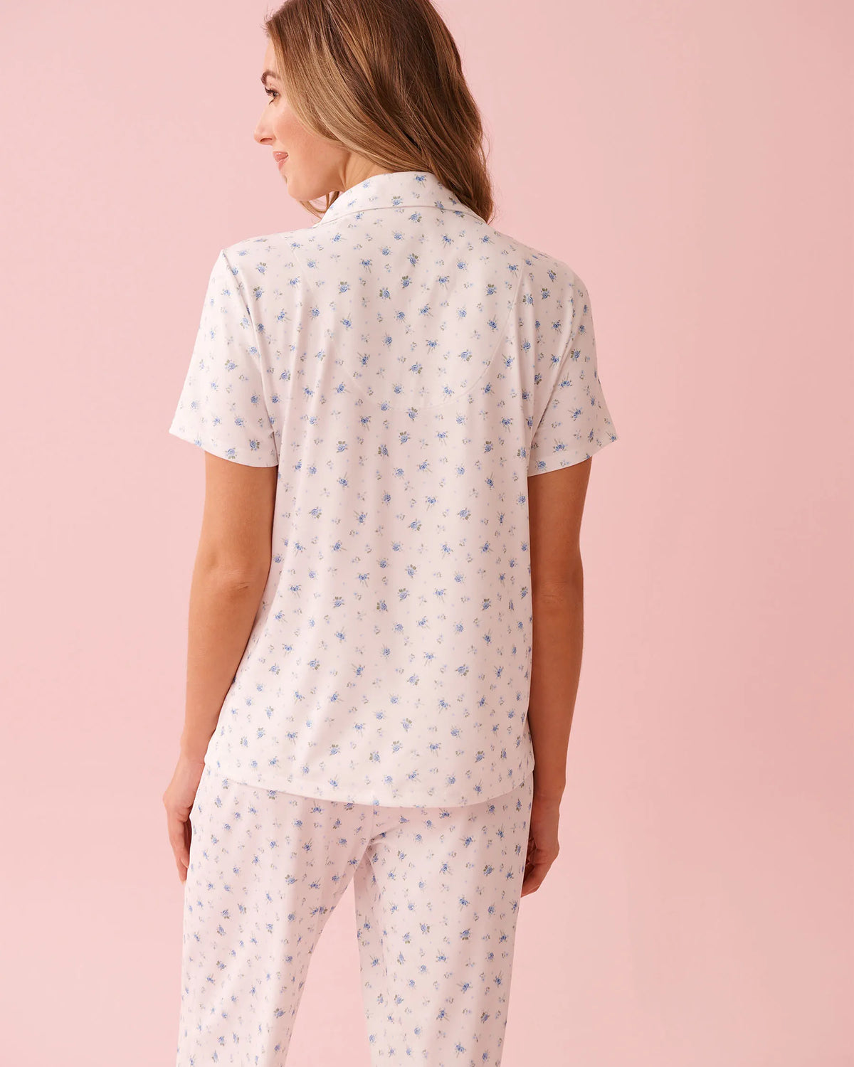 La vie en Rose Blue Rose Print Super Soft Button-down Shirt
