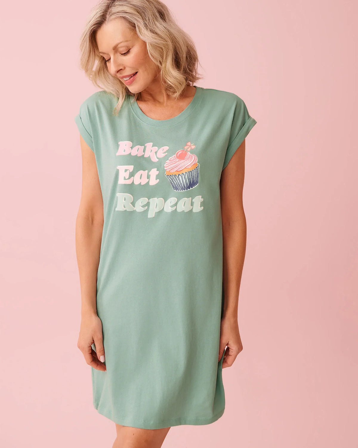 La vie en Rose Cupcake Print Cotton Short Sleeve Sleepshirt