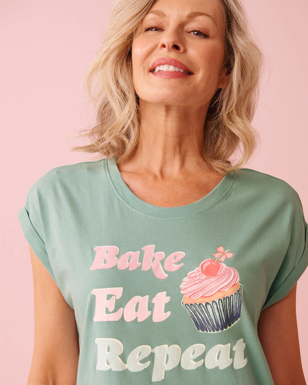 La vie en Rose Cupcake Print Cotton Short Sleeve Sleepshirt