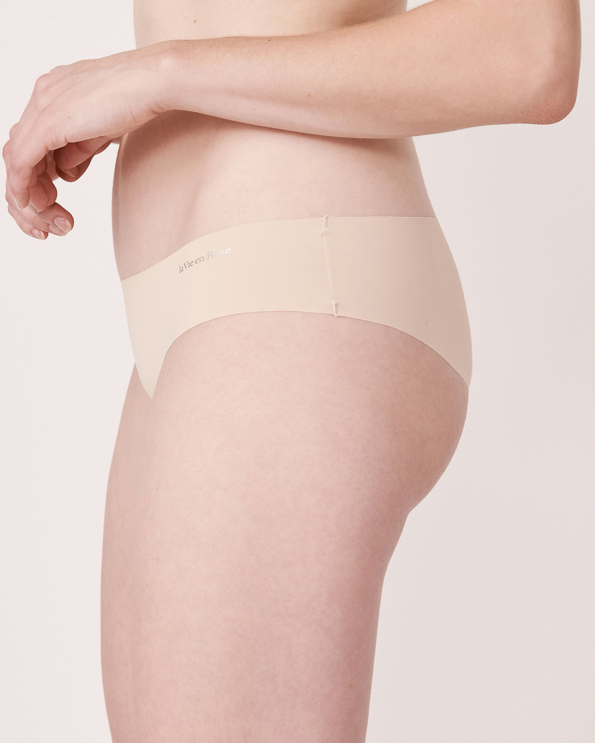La Vie En Rose Microfiber Invisible Cheeky Panty