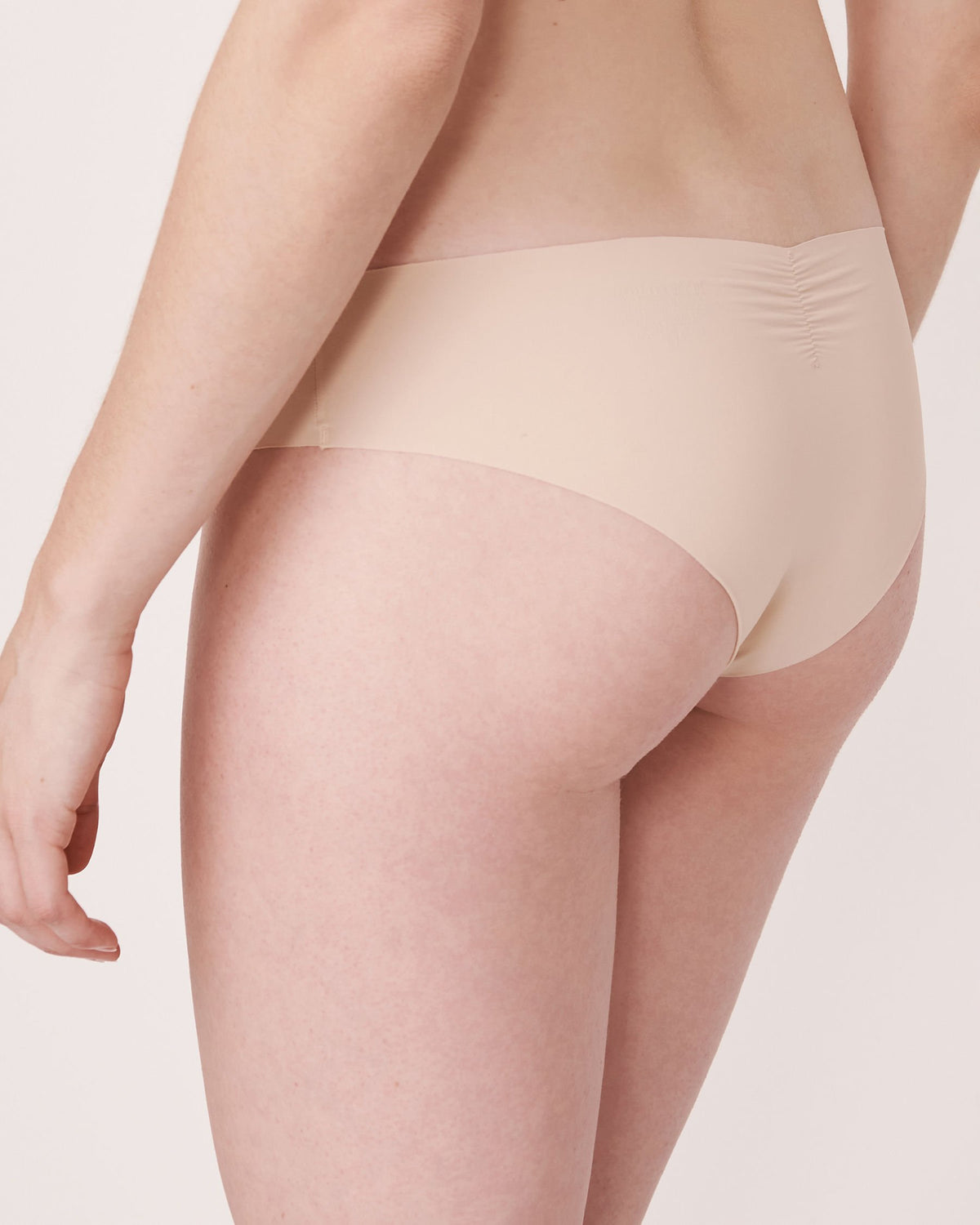 La Vie En Rose Microfiber Invisible Cheeky Panty