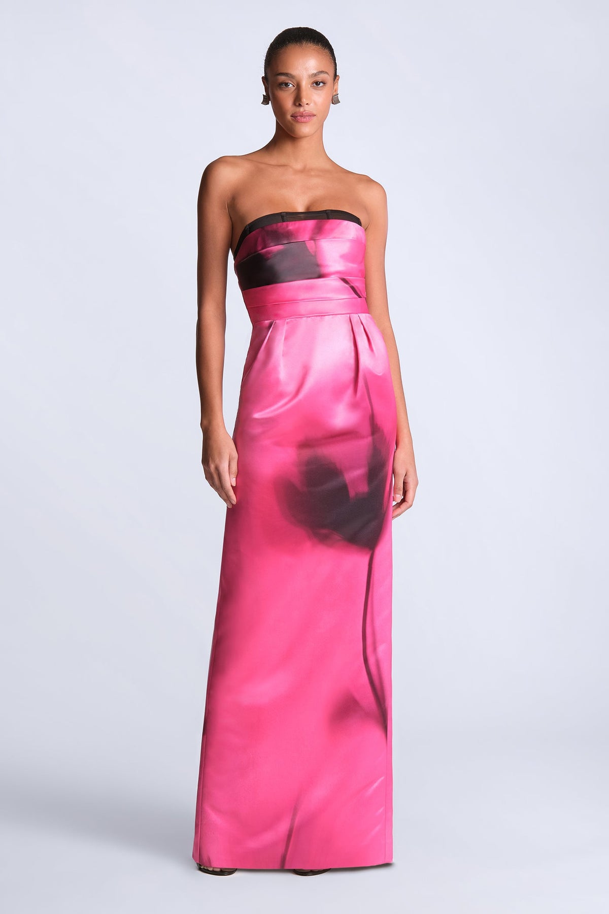 BCBGMAXAZARIA Madison Printed Gown Strapless satin in a high-shine finish with a painterly floral print.