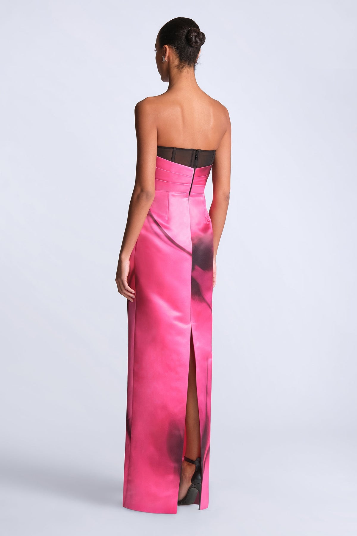 BCBGMAXAZARIA Madison Printed Gown Strapless satin in a high-shine finish with a painterly floral print.
