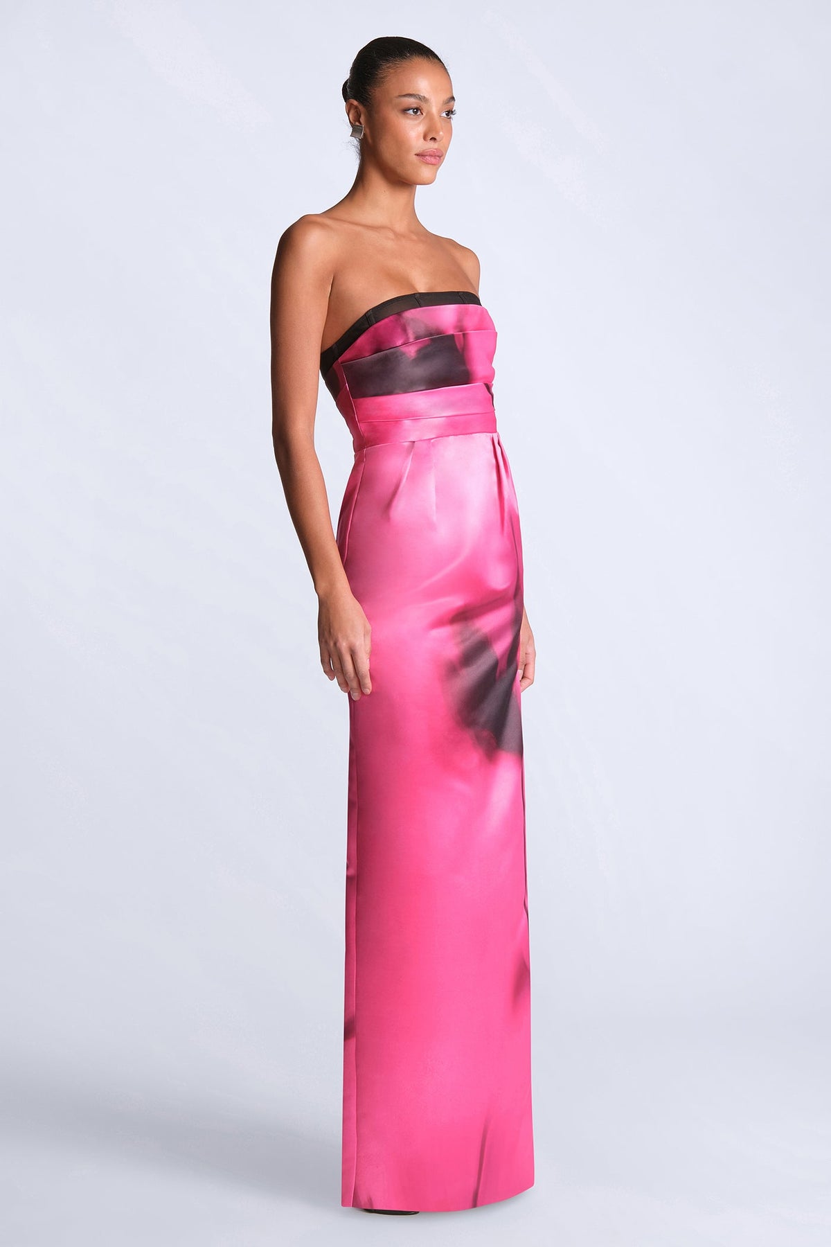 BCBGMAXAZARIA Madison Printed Gown Strapless satin in a high-shine finish with a painterly floral print.