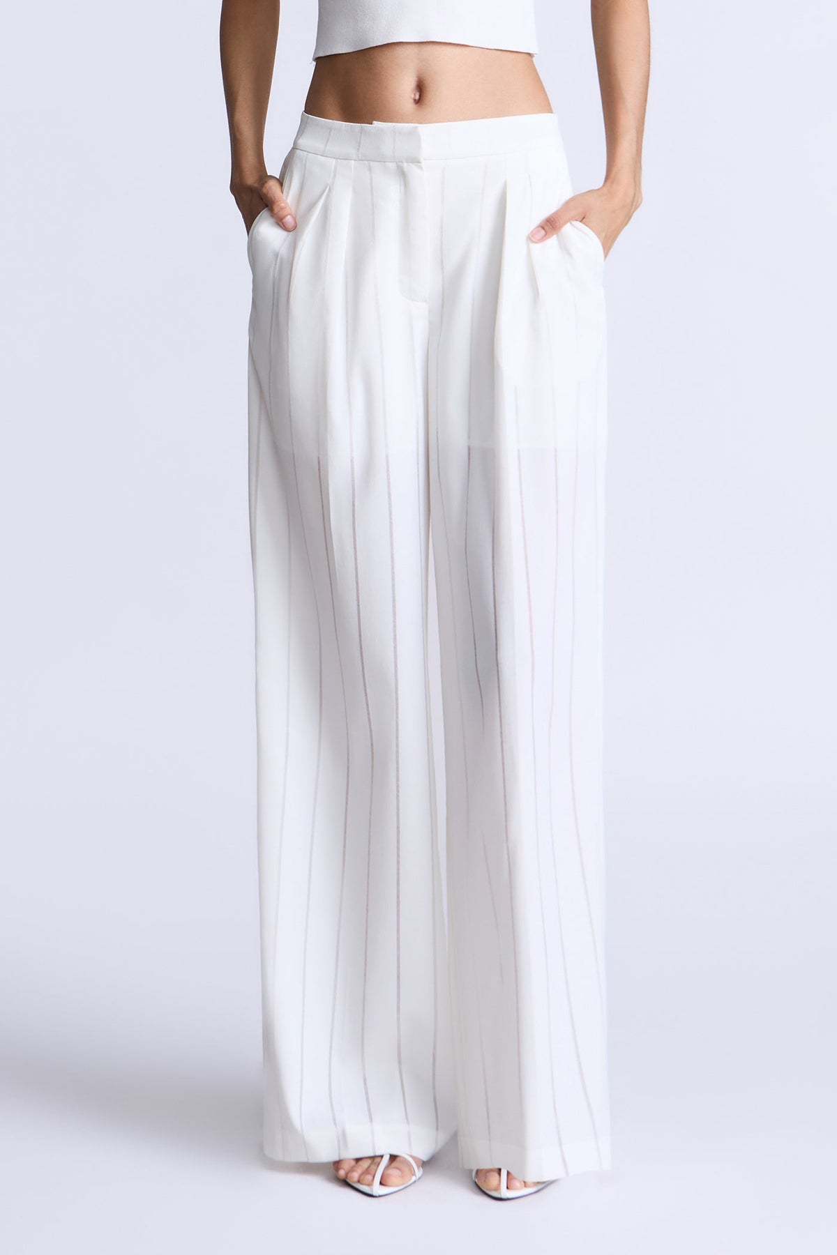 BCBGMAXAZARIA Hannah Pant Lightweight pinstripe designed with a relaxed fluid drape