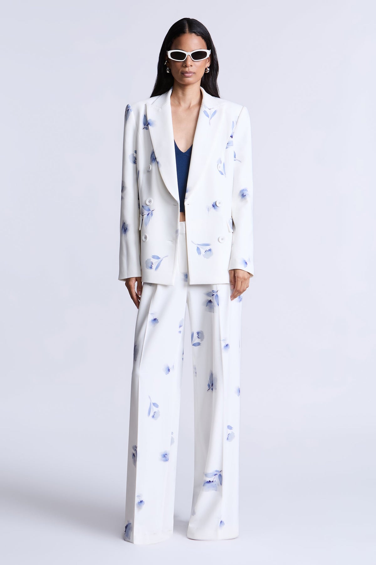 BCBGMAXAZARIA Margot Printed Pant Fluid trousers with a soft blue floral print