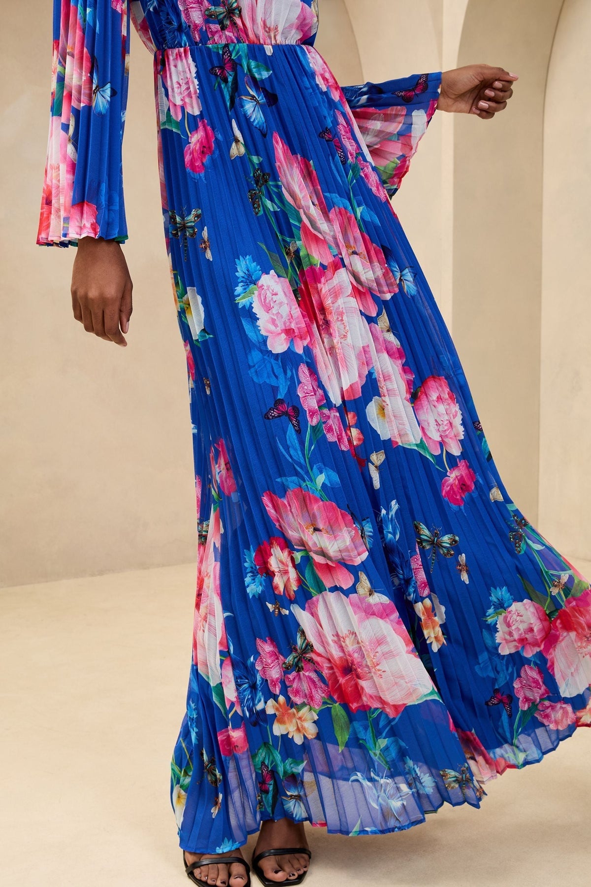 Lipsy London Printed High-Neck Pleated Maxi Dress