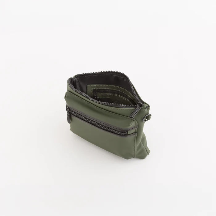 Carpisa Men's Shoulder Bag - Bristol go