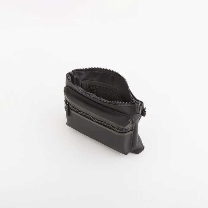 Carpisa Men's Shoulder Bag - Bristol go