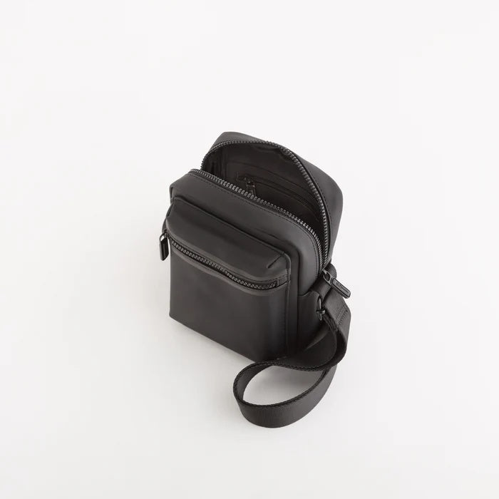 Carpisa Men's Shoulder Bag - Bristol go