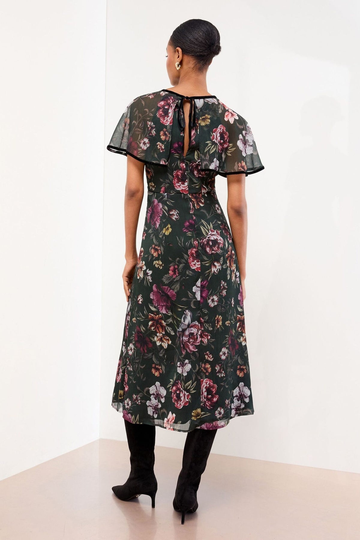Lipsy London Lipsy Black Short Sleeve Gathered Waist Underbust Midi Dress