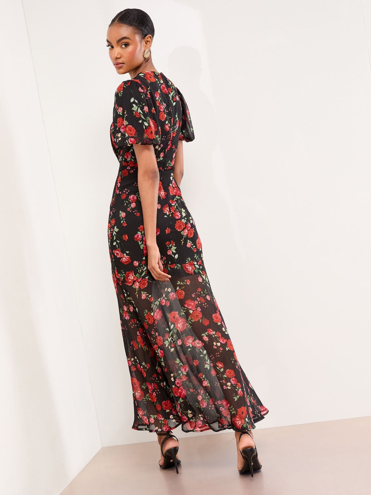 Lipsy London Lipsy Black Floral Print Short Sleeve Woven Maxi Dress