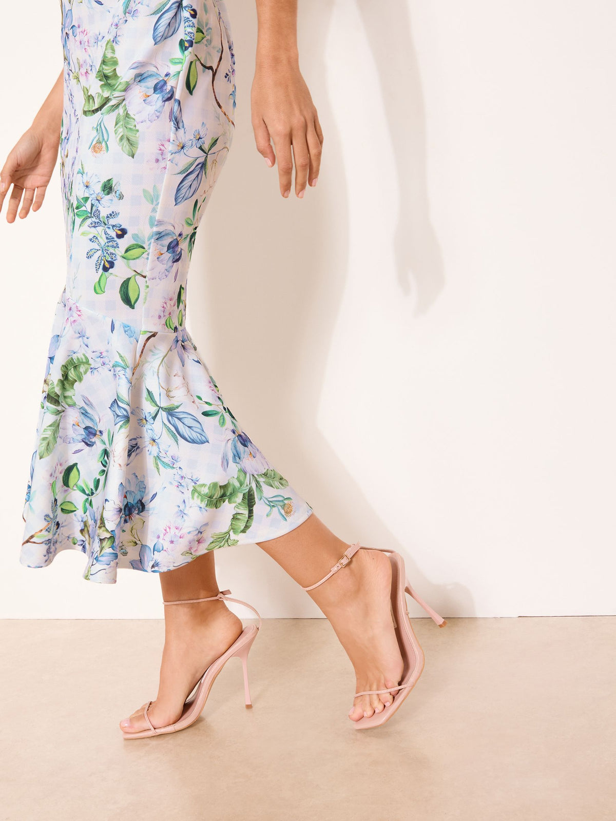 Lipsy London Lipsy White/Blue Floral V-Neck Fit And Flare Midi Dress