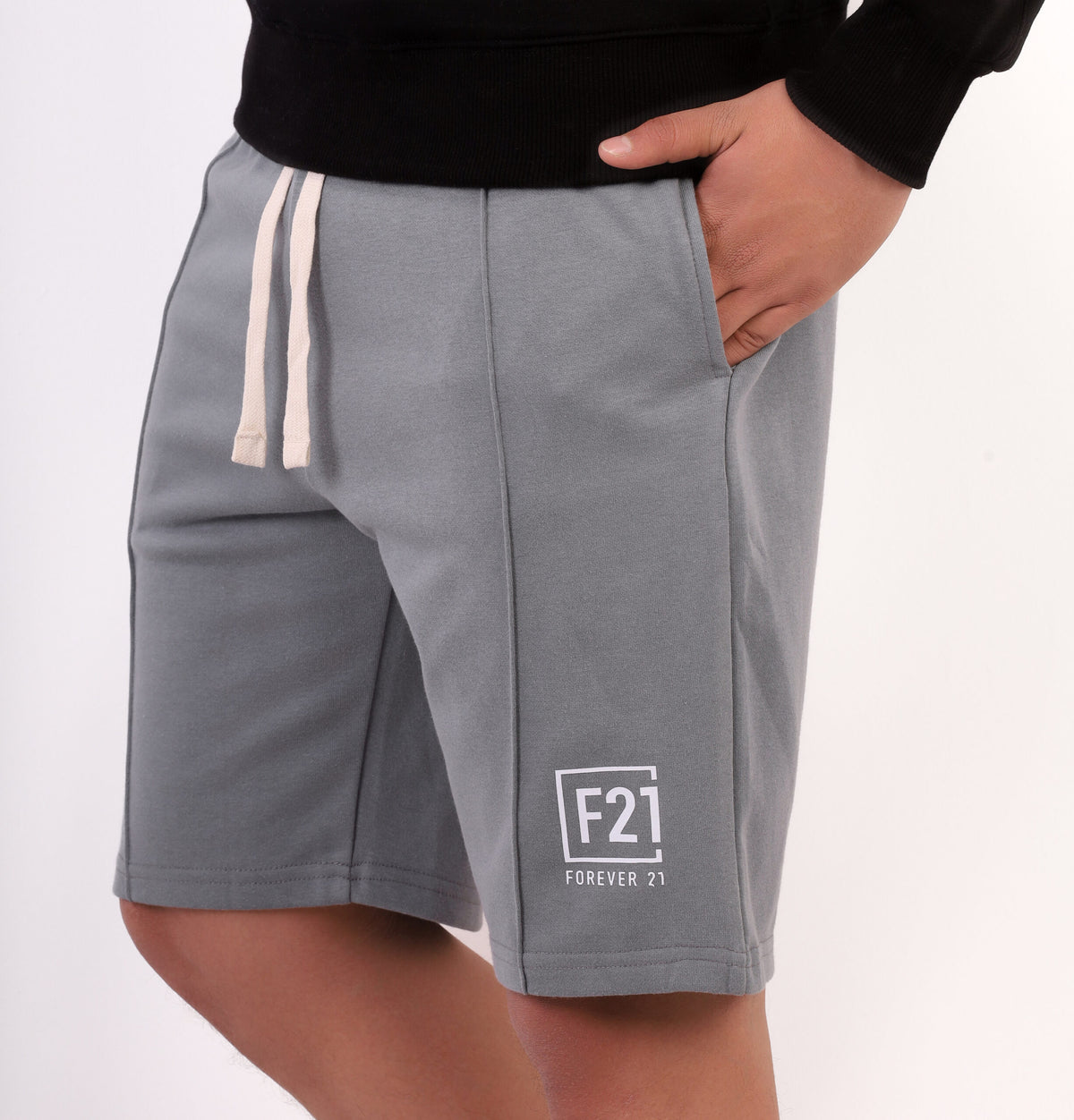 Forever 21 Tailored Straight-Leg short