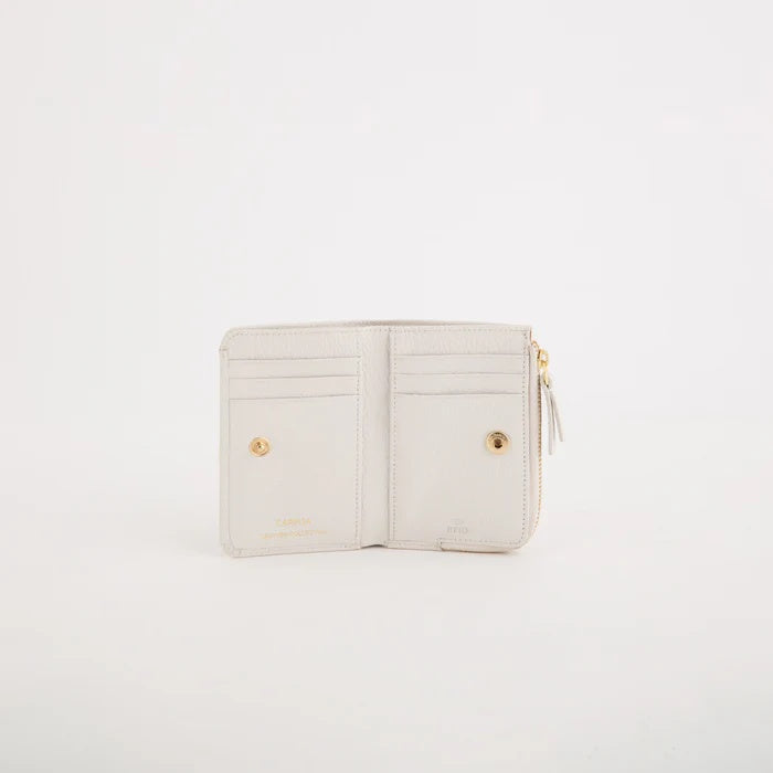 Carpisa Women's Medium Wallet - Delta spring wallet