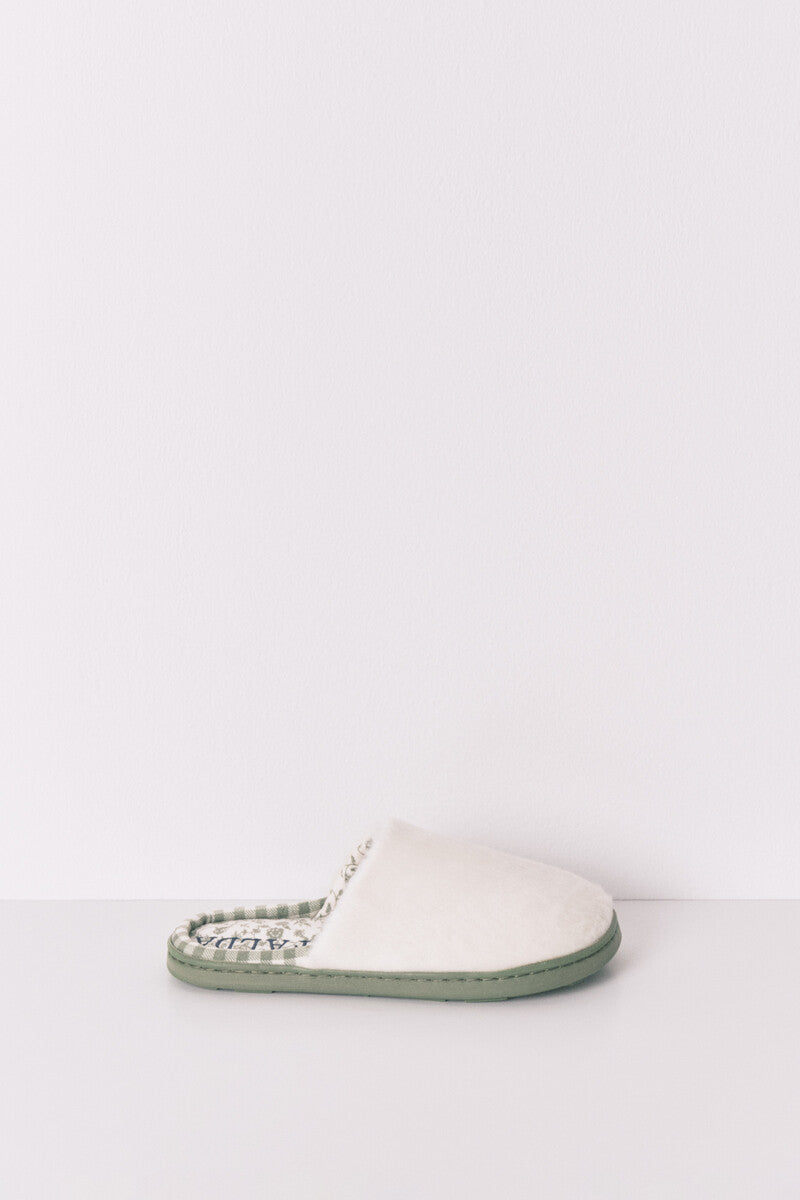 Women Secret Mafalda white closed house slippers