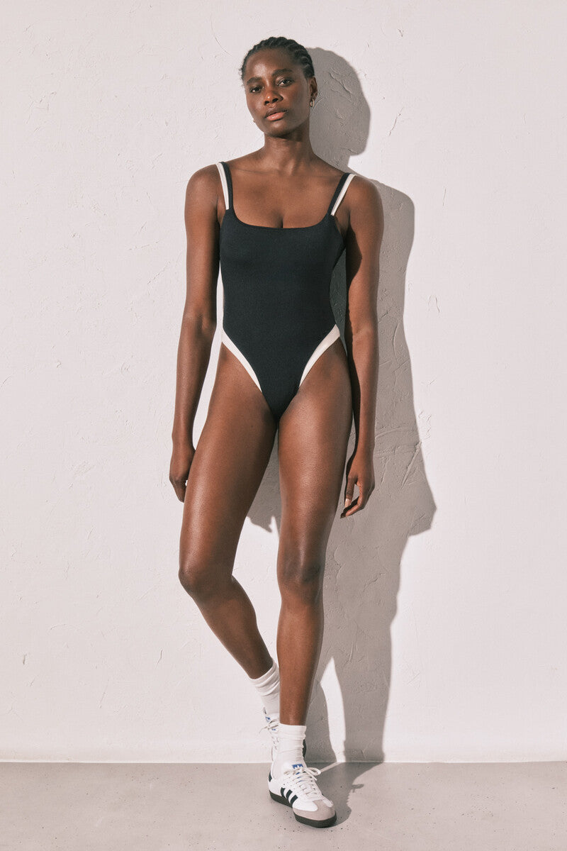 Women Secret block open back swimwear