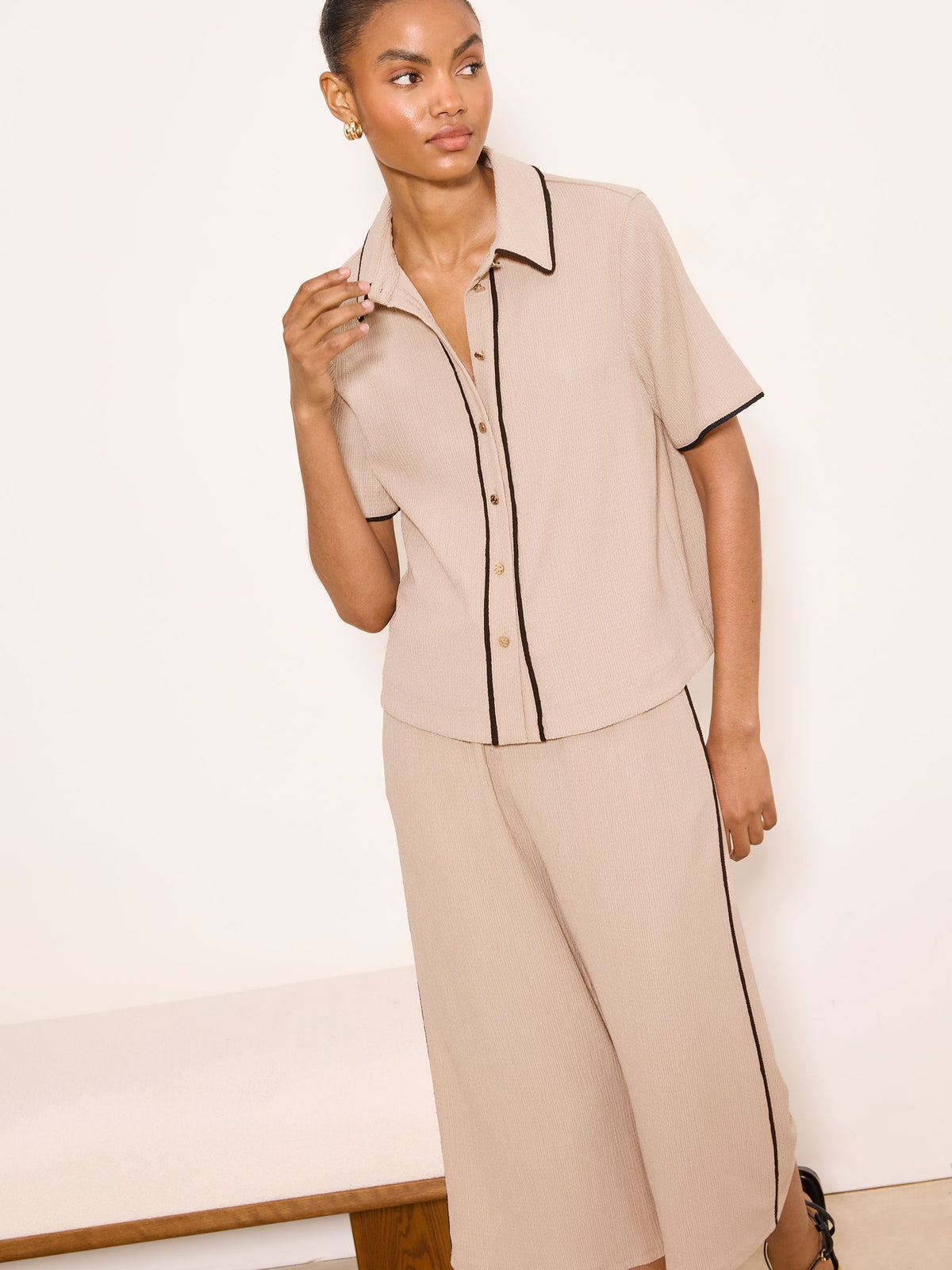 Lipsy London Lipsy Neutral Tipped Crinkle Short Sleeve Shirt