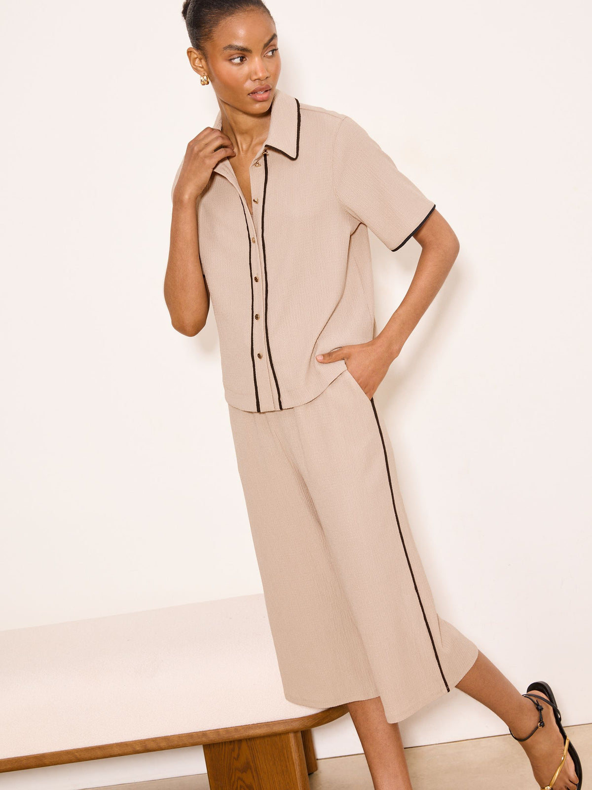 Lipsy London Lipsy Neutral Tipped Crinkle Short Sleeve Shirt