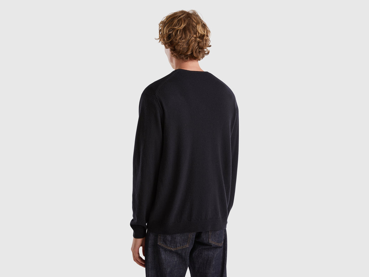 Benetton Black V-neck sweater in pure Merino wool
