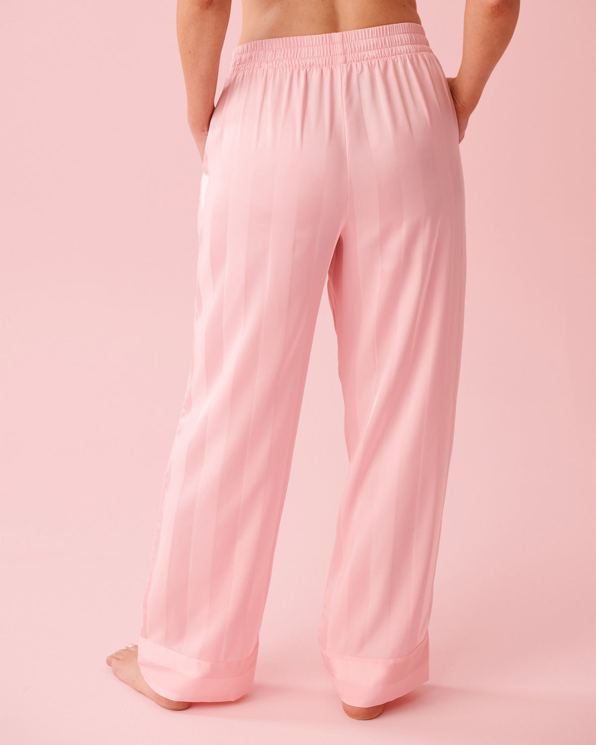 La vie en Rose Striped Long-Sleeve Satin Pajama Set